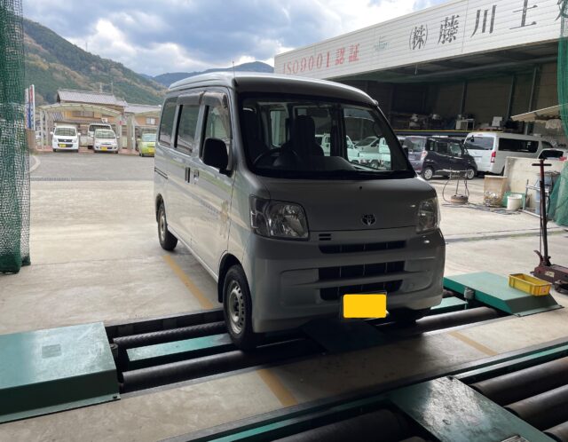 6/11　軽乗市場（かるのりいちば）車検センター　三好店　ダイハツ　ハイゼットカーゴ　車検