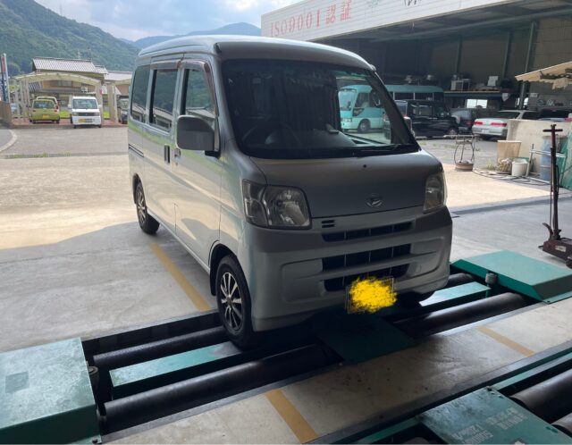 8/18　軽乗市場（かるのりいちば）車検センター　三好店ダイハツ　ハイゼットカーゴ　車検