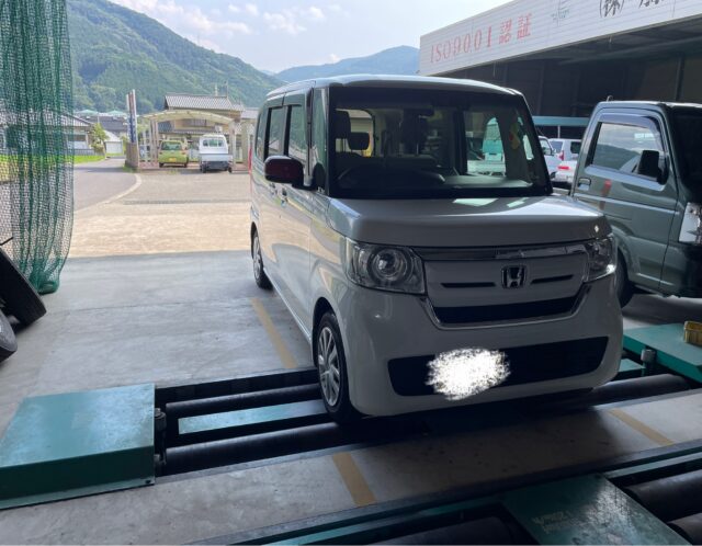 ９/１８　軽乗市場（かるのりいちば）車検センター　三好店　ホンダ　Ｎ－ＢＯＸ　車検