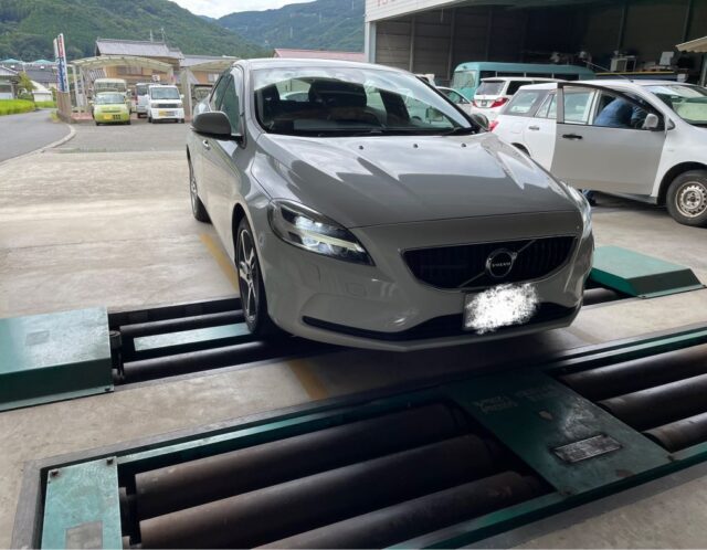 9/12　軽乗市場（かるのりいちば）車検センター　三好店　ボルボ　Ｖ４０　車検　
