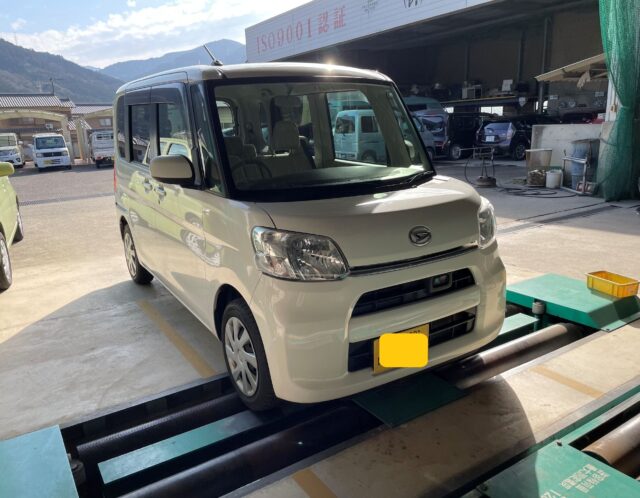 4/17　ダイハツ　タント　車検　軽乗市場（かるのりいちば）車検センター　三好店