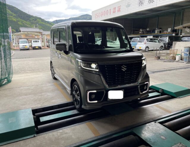 4/21　スズキ　スペーシアカスタム　車検　軽乗市場（かるのりいちば）車検センター　三好店　