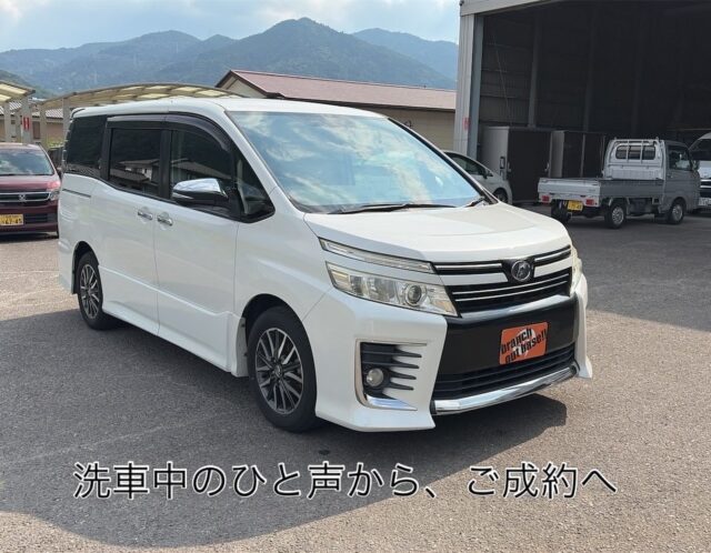 8/27 中古車　ZRR80　トヨタ　ヴォクシー　ZS煌　ご成約いただきました！！　